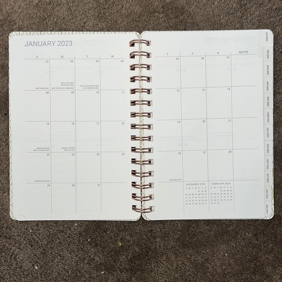 Brand New 2023 Weekly Planner - Picture 3 of 4
